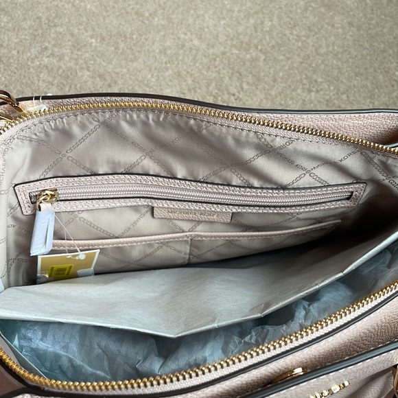 NWT MICHAEL KORS Maxine Medium Satchel Soft Pink Handbag Purse - Picture 5 of 10